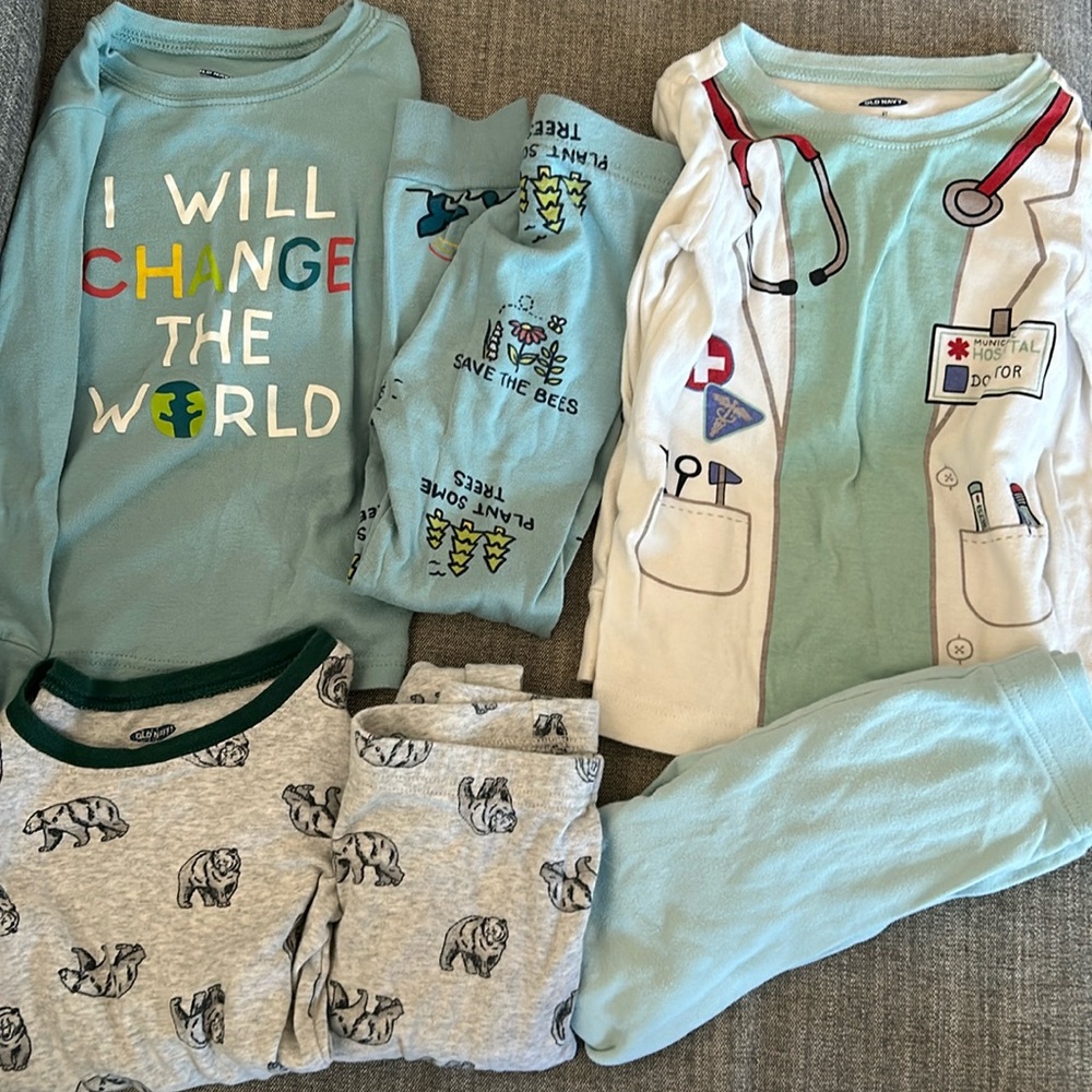 Sold! Old Navy Pajama Bundle 4T